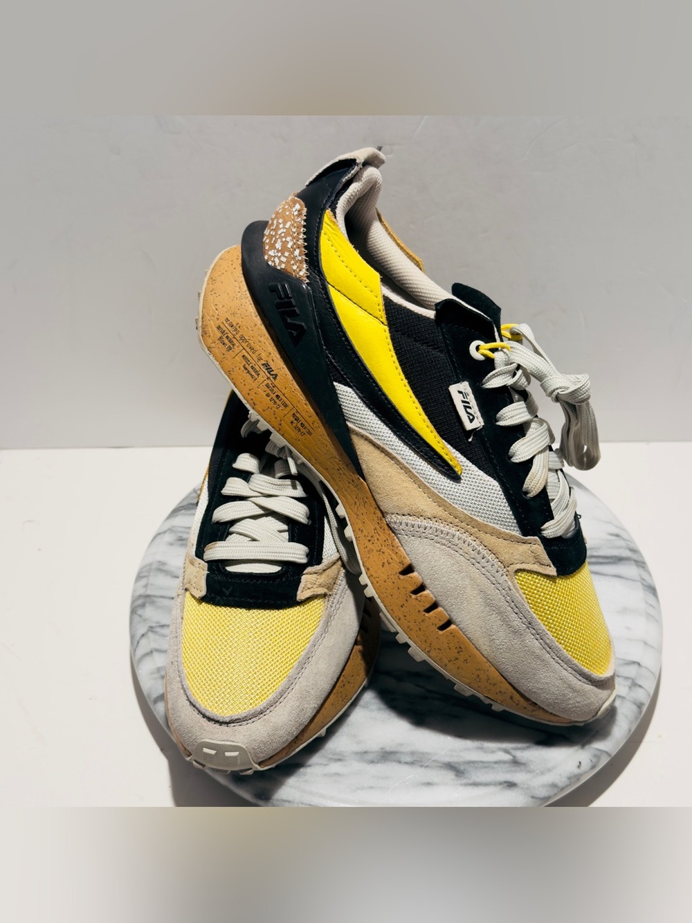 Rare Fila Renno Men's Sneakers Black Yellow White Style 1CM01594-703 Men’s 9.5